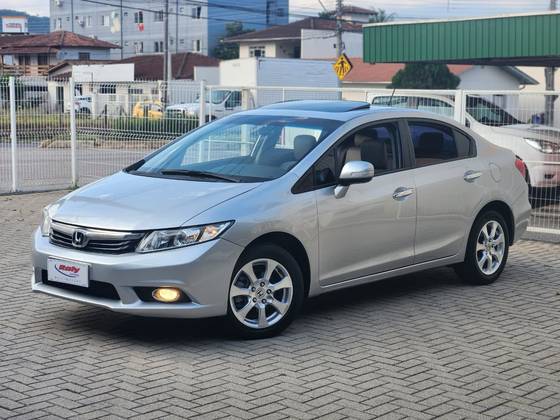 HONDA CIVIC 1.8 LXS 16V FLEX 4P AUTOMÁTICO